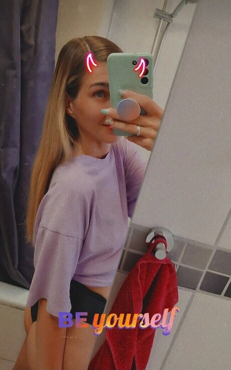 its sunny93 onlyfans images