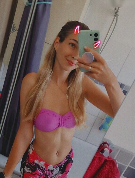 its sunny93 only fans pics