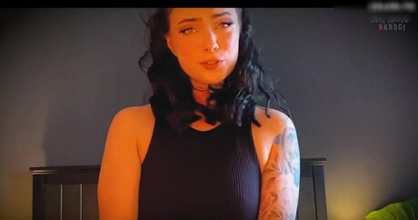 FreakinMagical nude on onlyfans