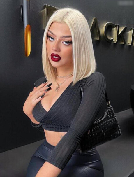 non nude onlyfans beautiful snap