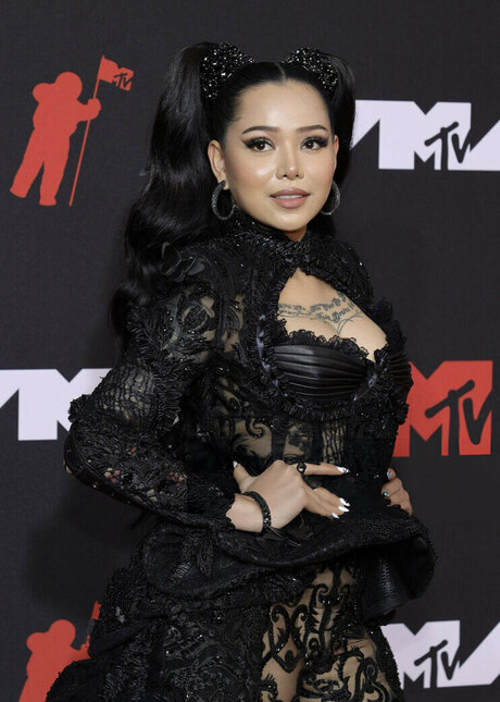 Bella Poarch onlyfans striptease