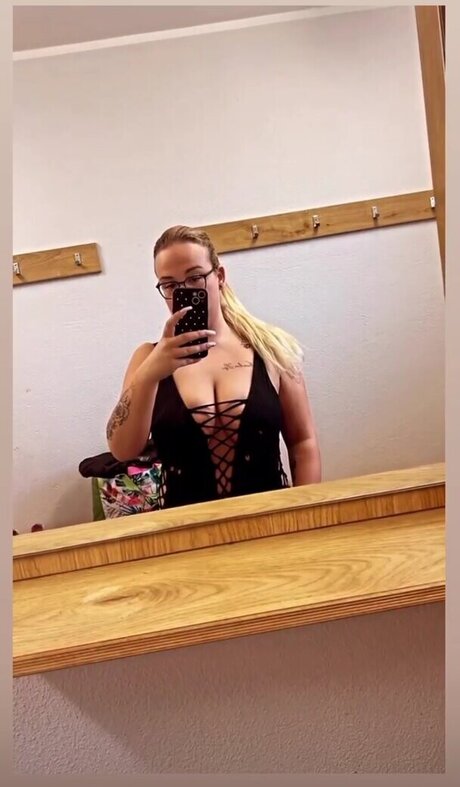 lenakpl23 naked onlyfans leaks