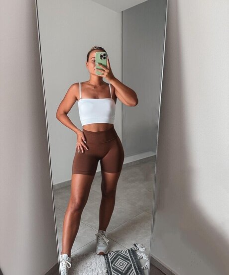 Alina Wachinger onlyfans naked pics