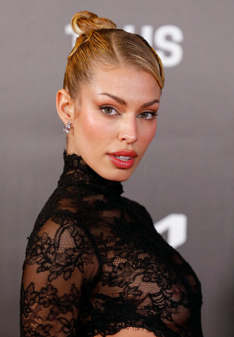 OOPS International onlyfans model