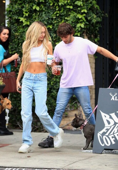 Delilah Hamlin Profile pic