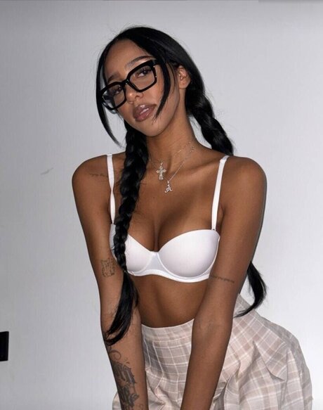 Aalishass Alishakone nude onlyfans leaked