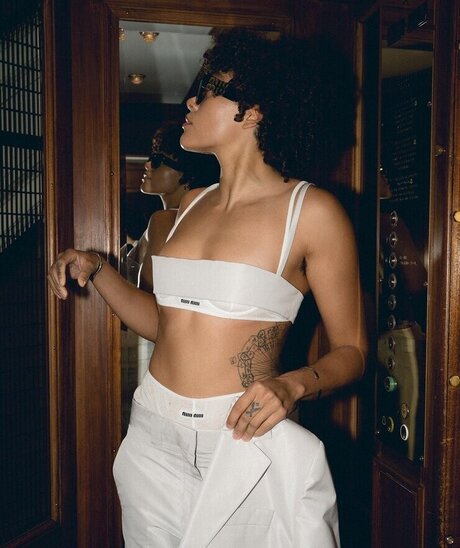 Quintessa Swindell onlyfans posts