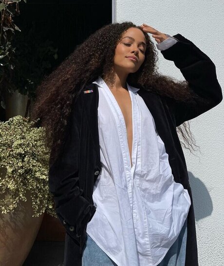 Quintessa Swindell onlyfans photo