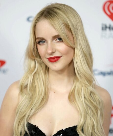 Mckenna Grace leaked onlyfans