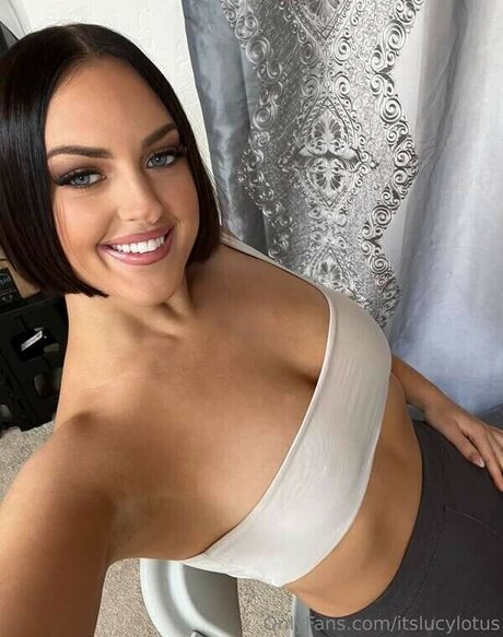 Lucy Lotus onlyfans model photos