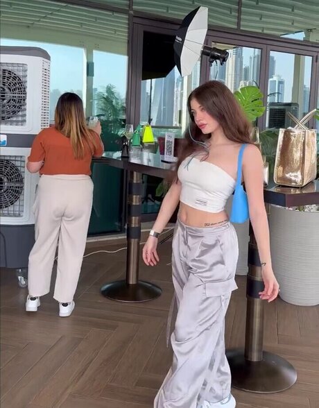 Leyla Afshonkar naked onlyfans