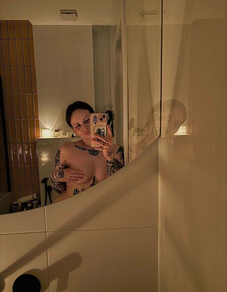 queenbellatrixx onlyfans pictures