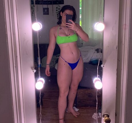 savliftss_ onlyfans model photos