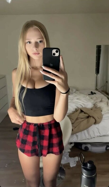 maya zrv onlyfans content type