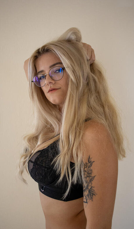 AnnaTravels onlyfans leak xxx