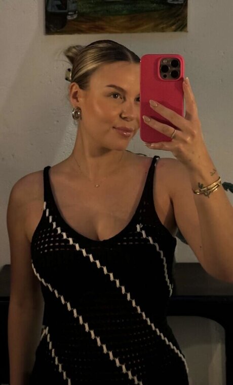 Dagi Bee onlyfans joi