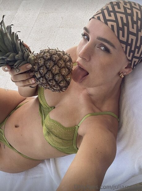 Julia R mmelt onlyfans public photos