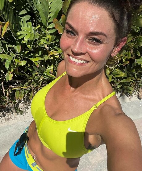 Julie Felton onlyfans star