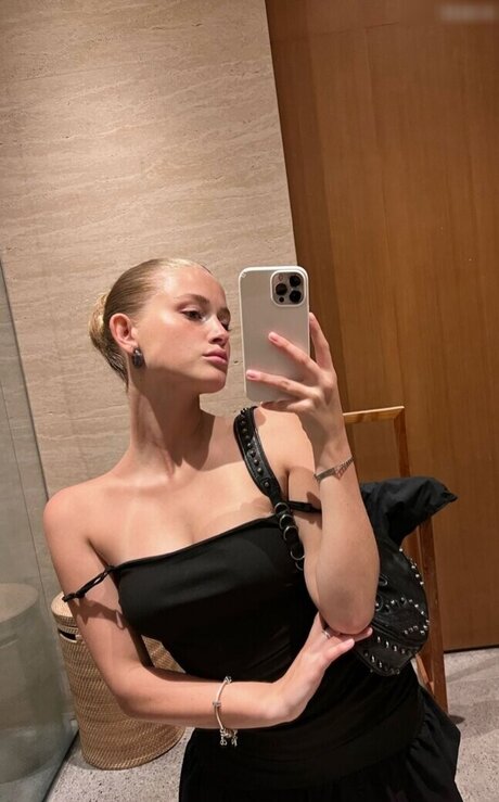 Zoe Kaeppele onlyfans sex