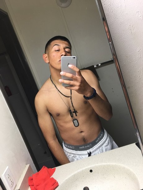 Derian X Lara leaked onlyfans