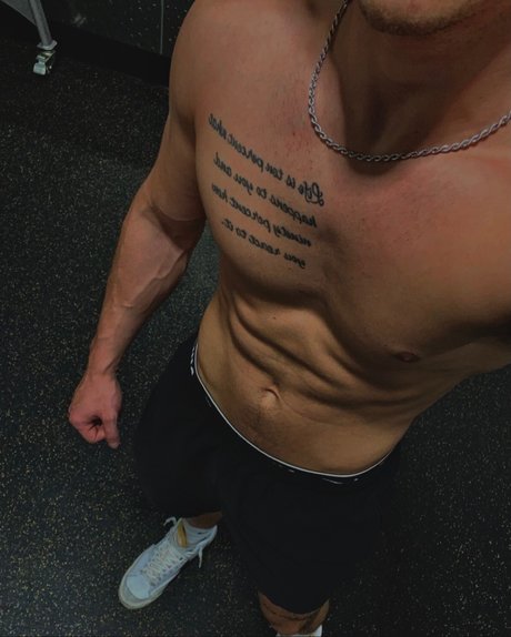 Lake Scott naked only fans