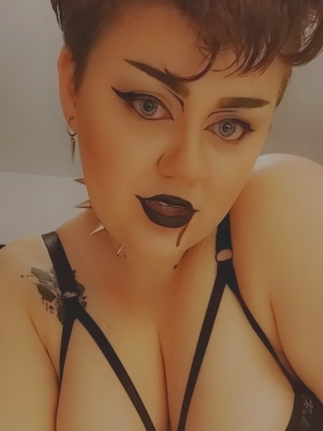 Lady Leviathan onlyfans leajs