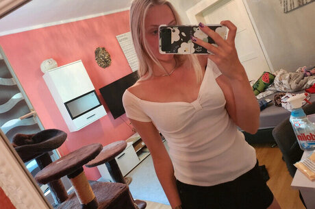 Vinted eBay onlyfans naked