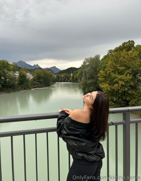 Mal Hol i ka topless onlyfans