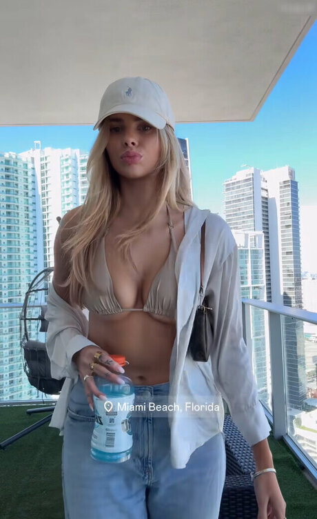 Larissa Neumann naked onlyfans leaked