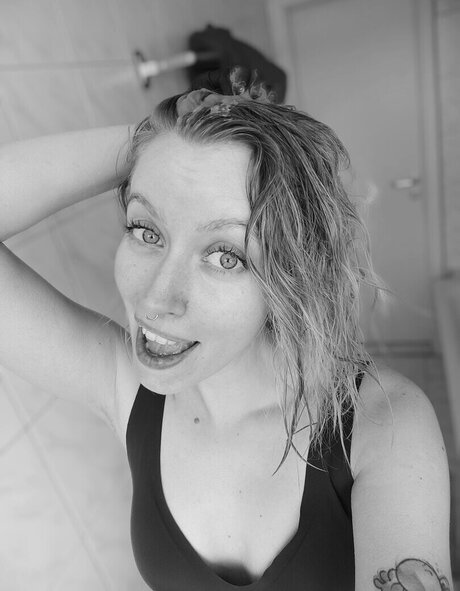 einfachsonina onlyfans leaked sex