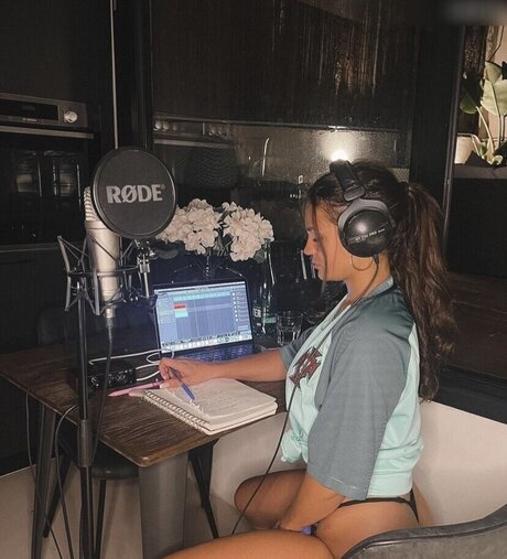 Jeje Lopes onlyfans desnuda