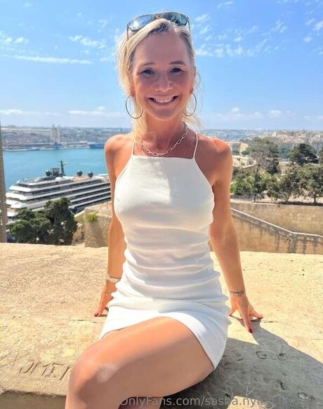 Sasha Nylon Stockings leaked only fans