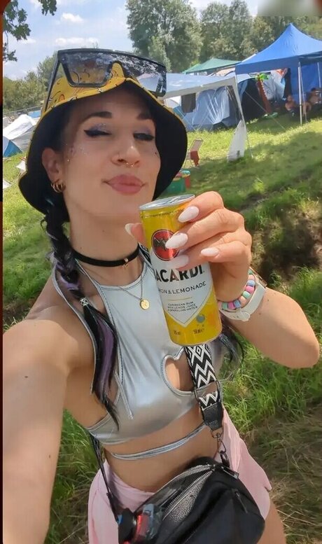 JuleTheFox onlyfans model