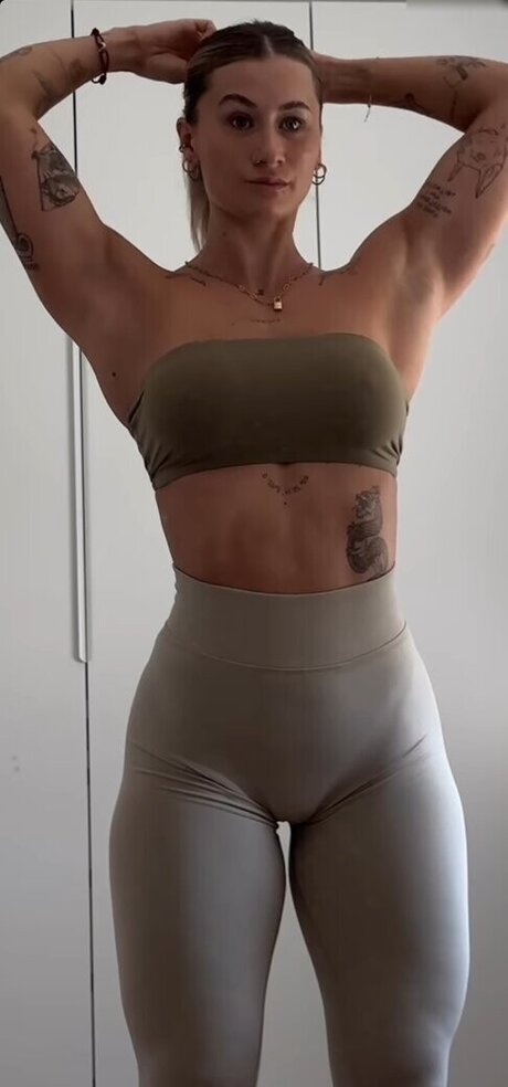 Lenaajoy onlyfans leaks.