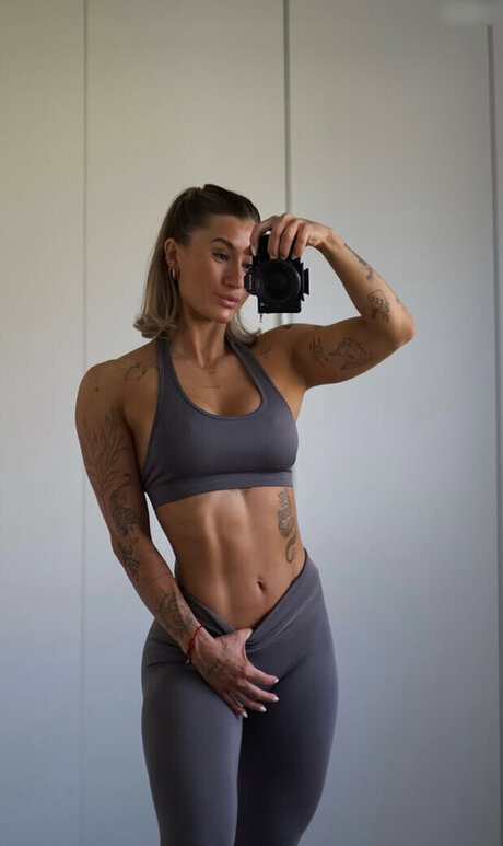 Lenaajoy onlyfans porno