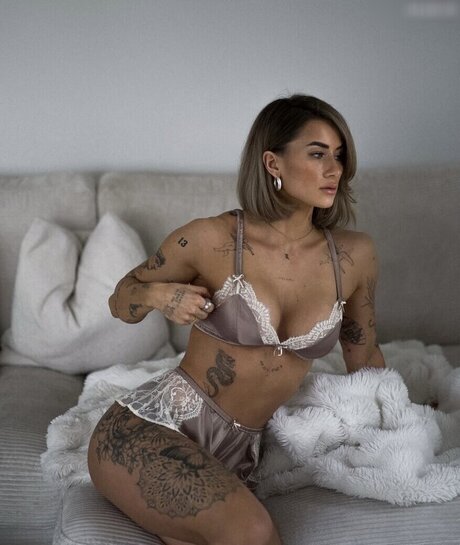 Lenaajoy onlyfans naked pics