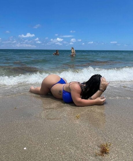 Meg Banks naked onlyfans leak