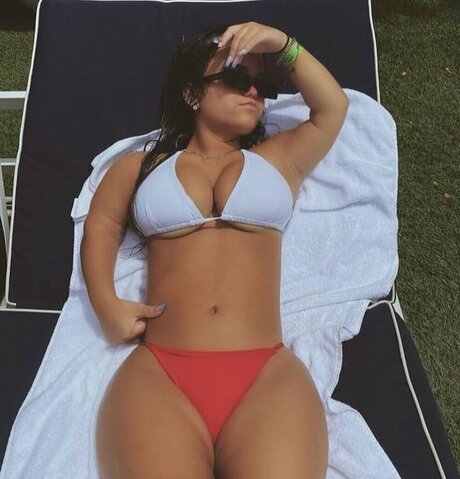 Meg Banks onlyfans naked leaks