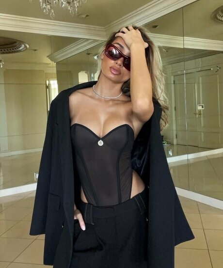 slut wife onlyfans adult self-portrait