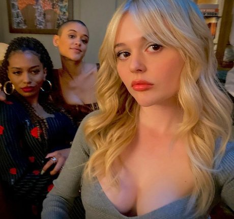 Emily Alyn Lind only fans porn