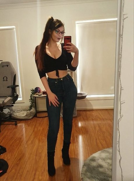 Aliythia feet onlyfans