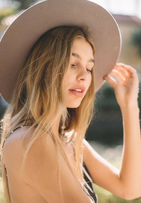 Camila Morrone onlyfans images