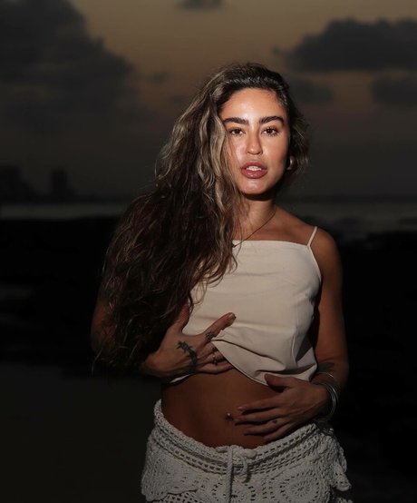 Amy Reis onlyfans leak sex