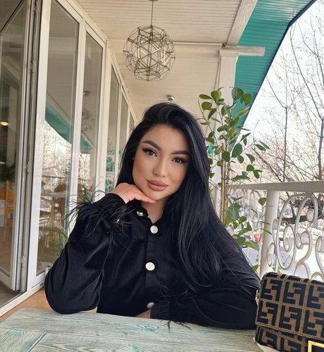 Zhansaya Dakarimova onlyfans strip tease