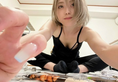 azusaitagaki onlyfans nude pictures