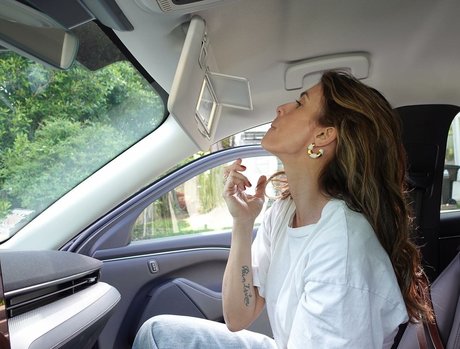 Elisabetta Canalis Profile pic