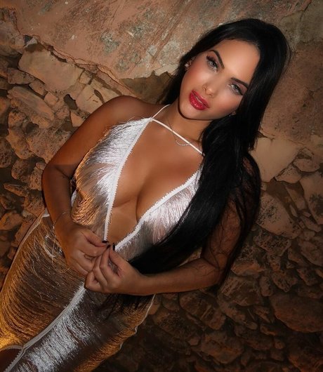 Emily Garcia onlyfans leak