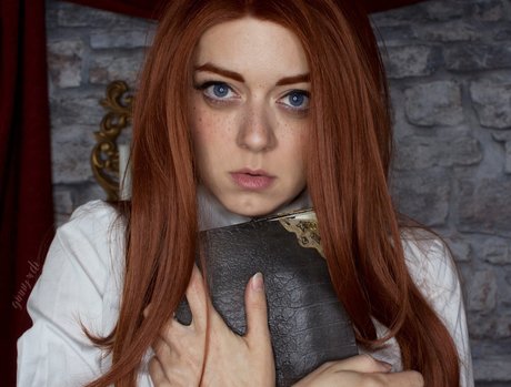 Ginny Di onlyfans model images