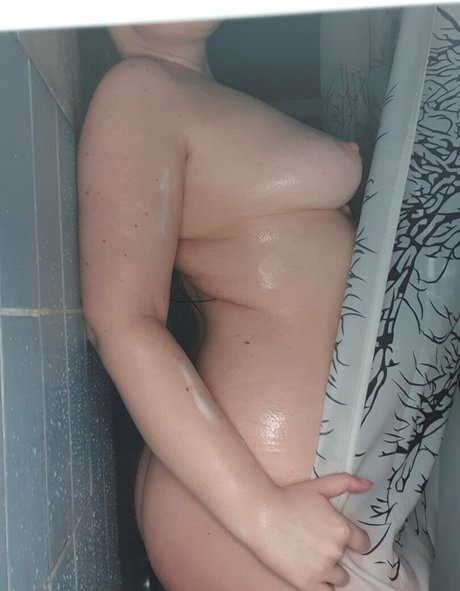 lilymariemfc onlyfans topless