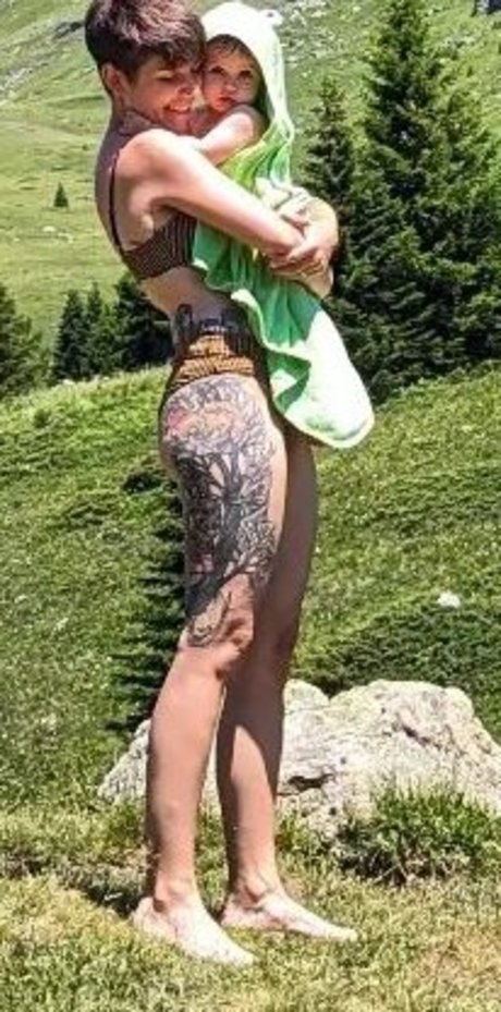 Soe Gschwind onlyfans lesk